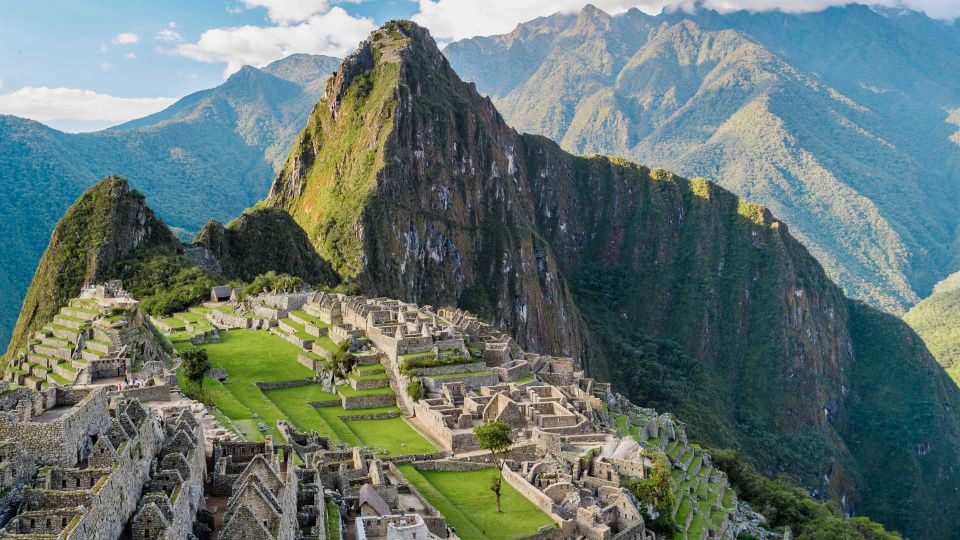 Tour to the Sacred Valley Machu Picchu in 2 Days 1 Night - Tour Overview