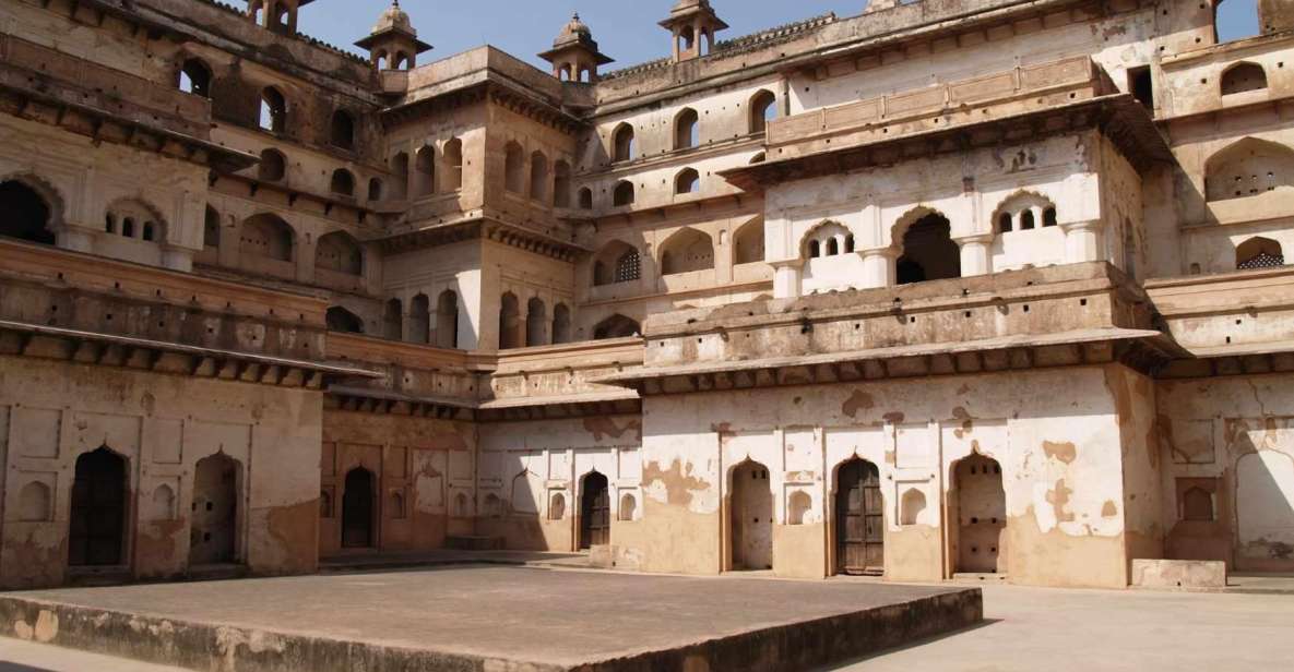 Touristic Highlights of Orchha & Jhansi(Guided Fullday Tour)