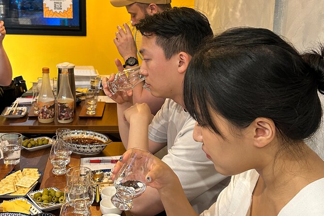 Traditional Soju Class and Makgeolli Tasting in Seoul