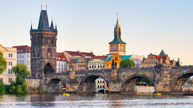 Transfer From Vienna to Prague With English-Speaking Driver