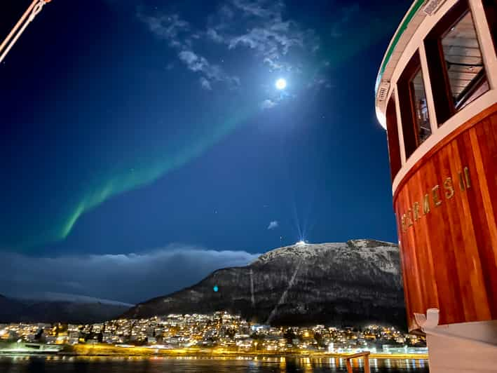 Tromsø: Arctic Light Evening Cruise With Fish Soup