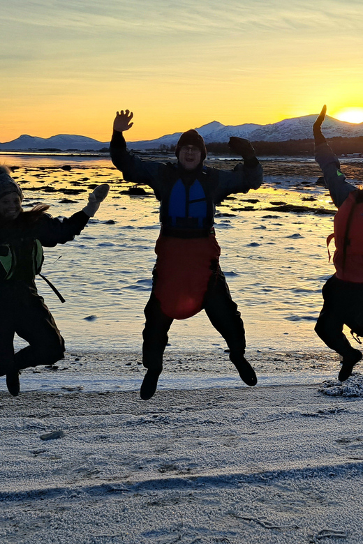 Tromsø: Easy Winter Kayaking Tour With Seal Watching