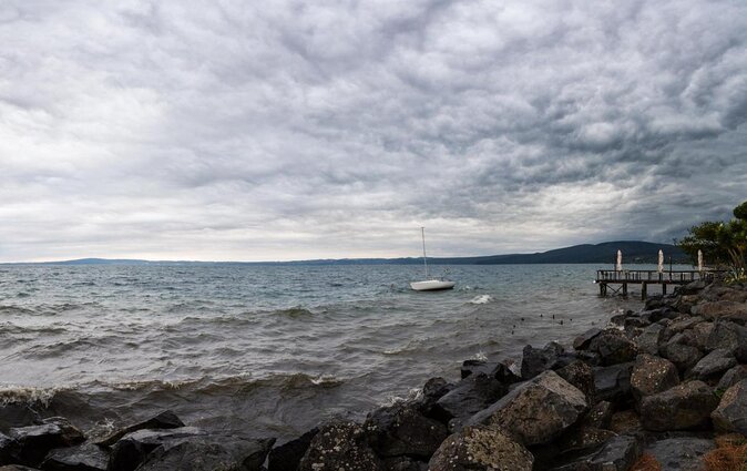 Truffle Hunting on Lake Bracciano With Lunch