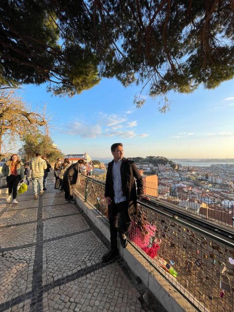 Tuk Tuk Feel Lisbon With Viewpoints,Street Art and Old Town