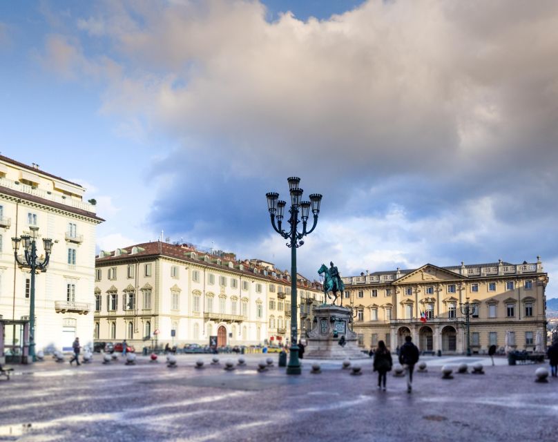 Turin: Express Walk With a Local in 60 Minutes