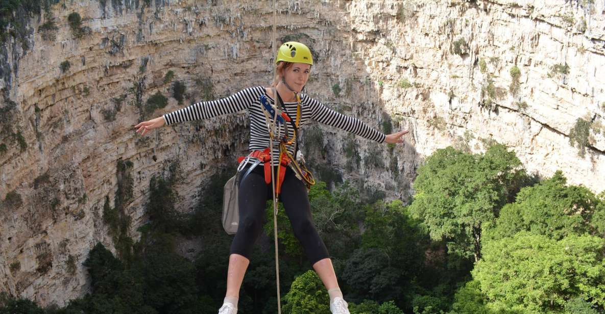 Tuxtla Gutiérrez: Full-Day Rappel Into the Sinkhole of Parrots