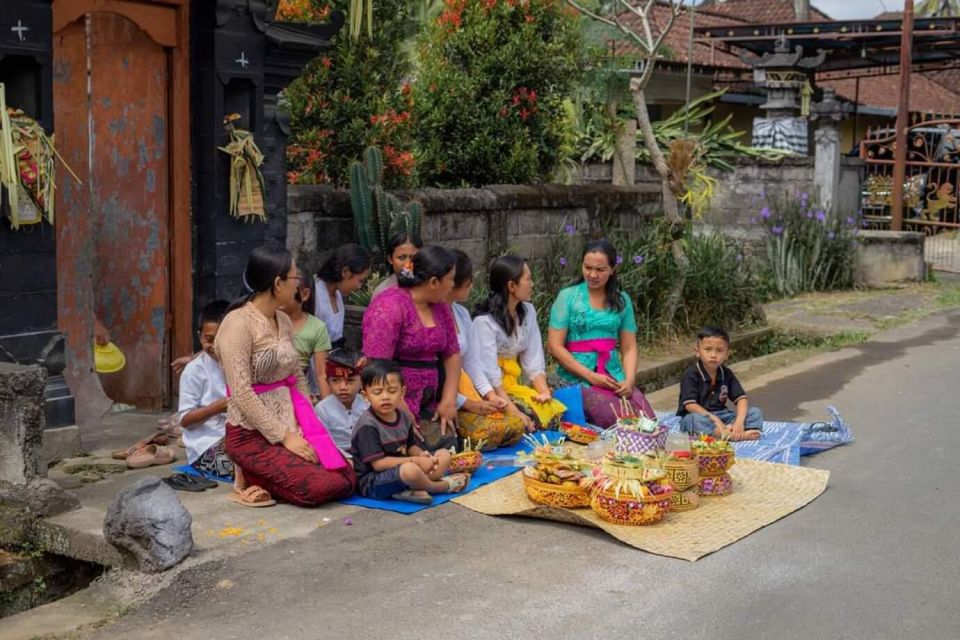 Ubud: Downhill Cycling With Volcano, Rice Terraces, and Meal