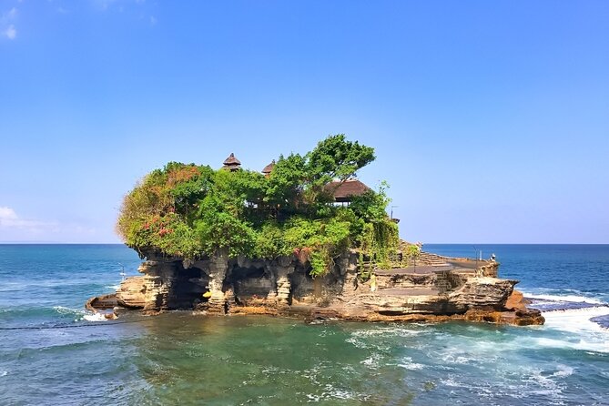 Ubud Tanah Lot Tour: Rice Terrace – Waterfall – Batuan Temple