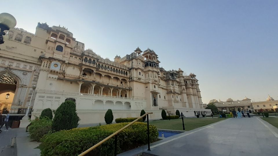 Udaipur: Private City Sightseeing Guided Tour With Tuk Tuk