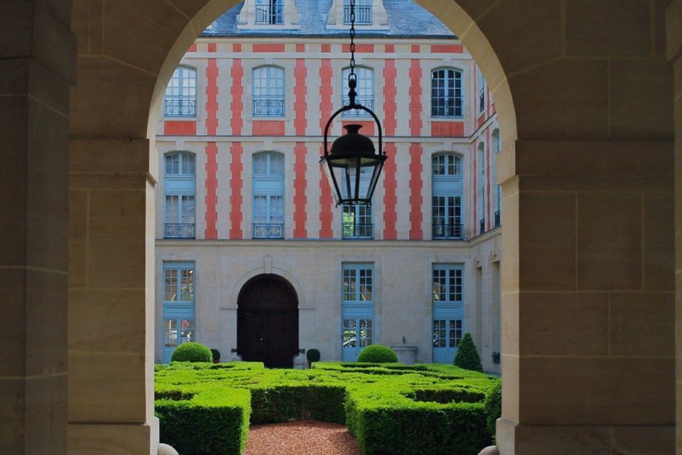 Unexpected Paris – Marais Disctrict: 2-Hour Private Tour