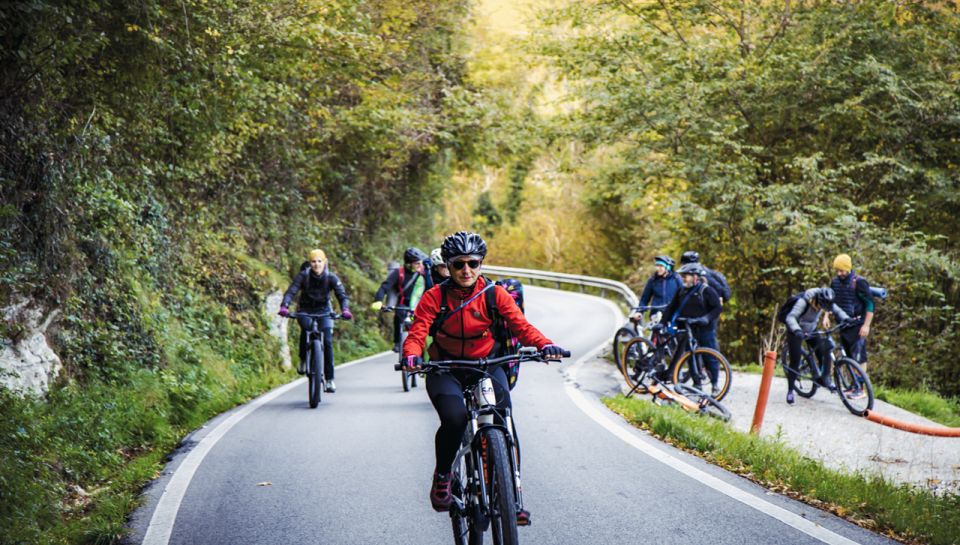 Valdobbiadene: Guided E-Bike Tour in Prosecco Hills