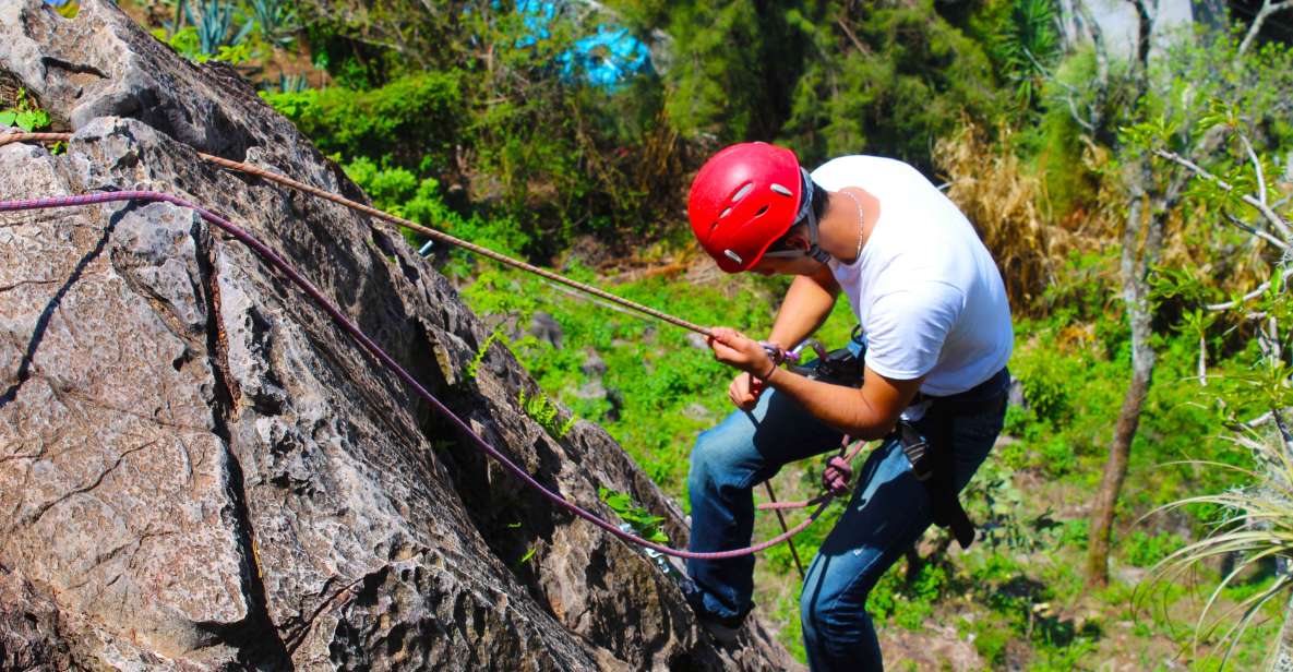 Valle De Bravo: Rappel Over a Viewpoint