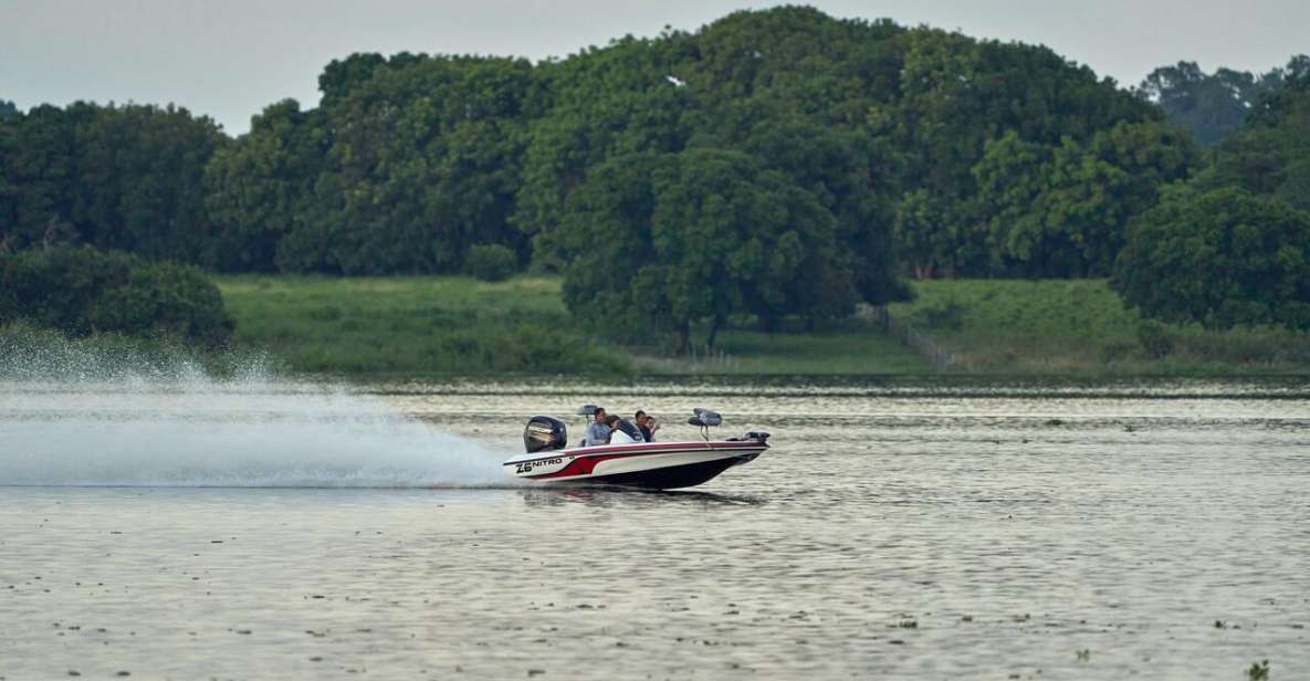 Valle De Bravo: Speed Boat - Explore the Dams Diverse Regions