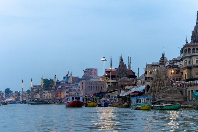 Varanasi Landmark Evening City Tour – Aarti, Boating & Witnessing the GOD