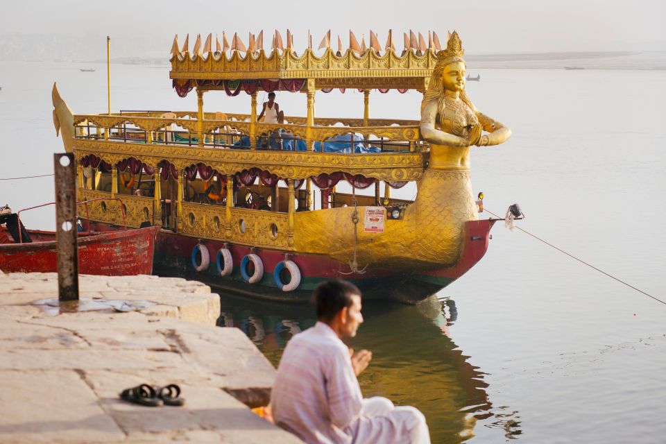 Varanasi. Sunrise & Morning Down Town. Walking Tour