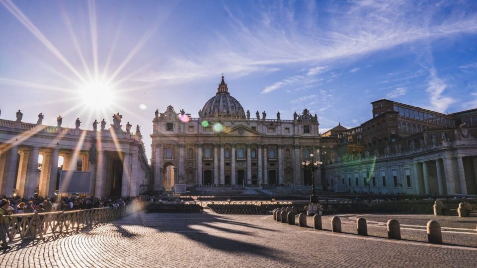 Vatican: St. Peters Basilica & Vatican Museums Guided Tour