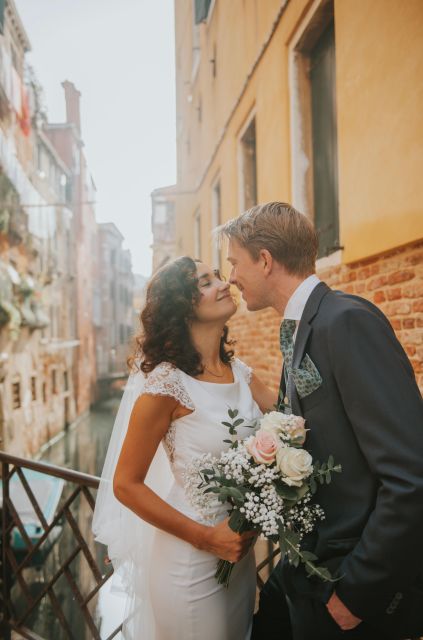 Venice: Photoshoot in Iconic Locations With Photographer