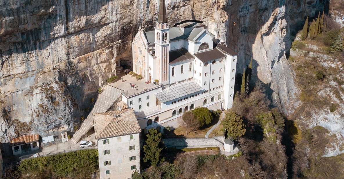 Verona: Madonna Della Corona Sanctuary Walking Tour