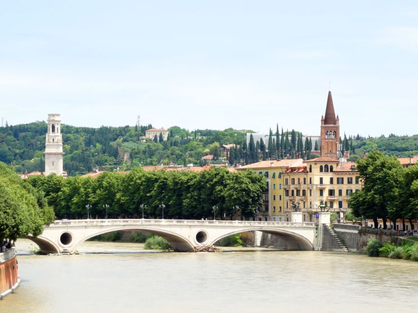 Verona Private Tour: the Place of Lovers - Scaligero Bridge and Castelvecchio