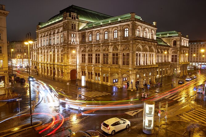 Vienna at Night! Photo Tour of the Most Beautiful Buildings in the City