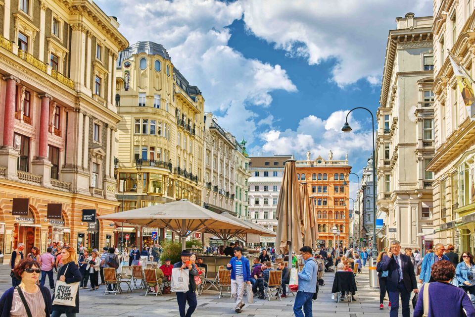 Vienna: City Highlights Guided Bike Tour