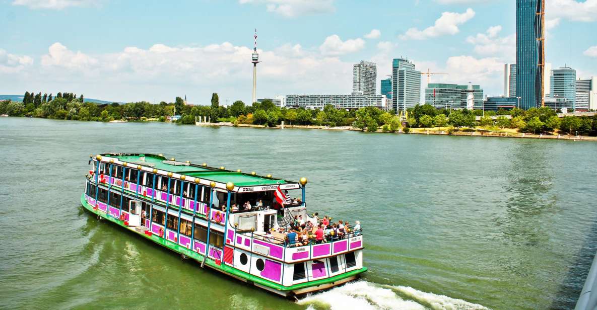 Vienna: Cruise and Schnitzel Tour