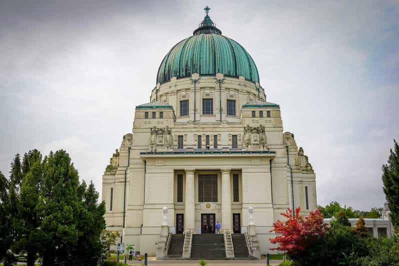 Vienna: Group Tour of Vienna Central Cemetery