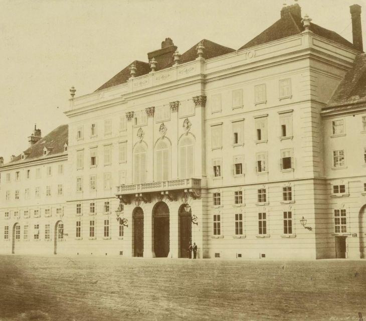 Vienna: Guided Tour of Fischer Von Erlachs Stables