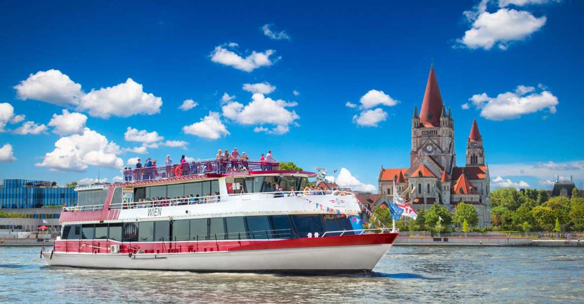 Vienna: Sightseeing Boat Tour With Lunch