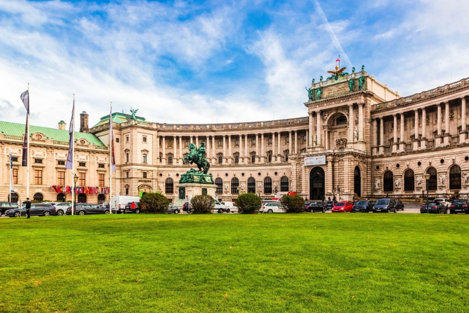 Vienna: Skip-the-Line Hofburg Ticket & Sisi Museum Tour