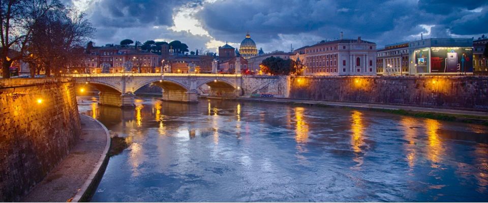 VIP Late Night in Rome: Golf Cart Drinks & Bites Tour