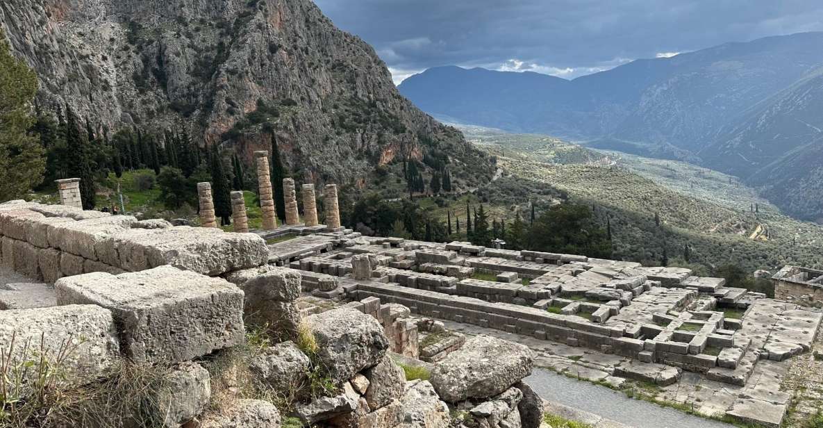 Visit Thermopylae & Delphi Navel of Earth Private Tour 8H