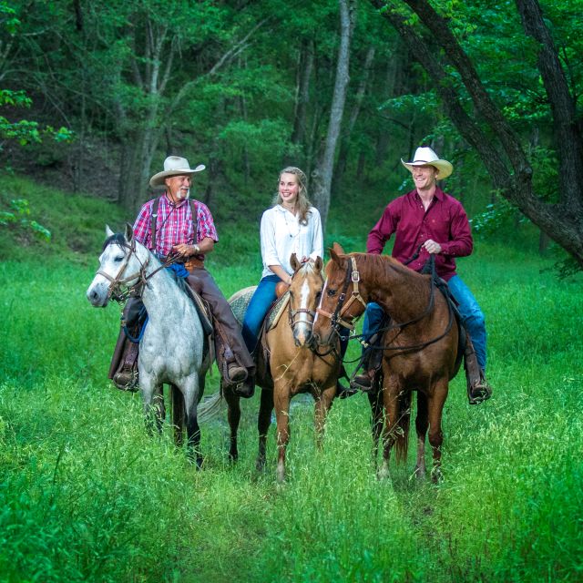 Waco: Horseback Riding Tour With Cowboy Guide