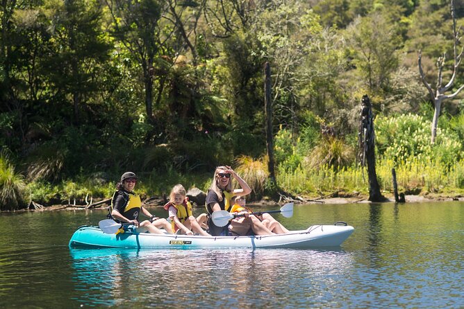 Waimangu Valley Walk and Steaming Cliffs Kayak Tour