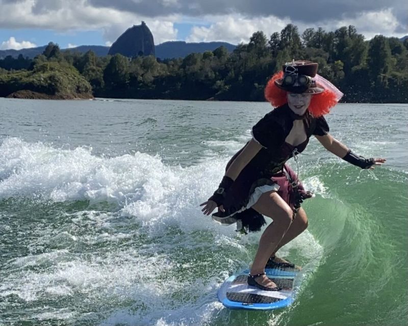 Wakeboarding in Guatapé