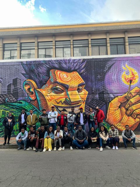 Walls of Wonder: Immersive Journey Through Distrito Graffiti
