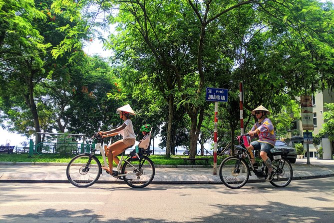 West Lake Journey by E-Bike