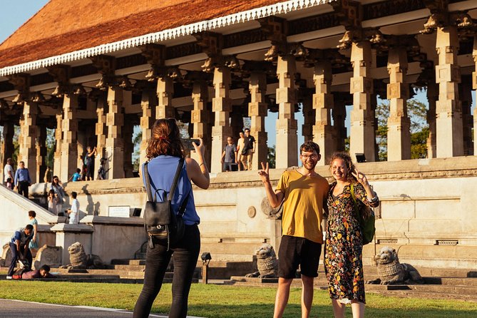 Withlocals Highlights & Hidden Gems: Best of Colombo Private Tour