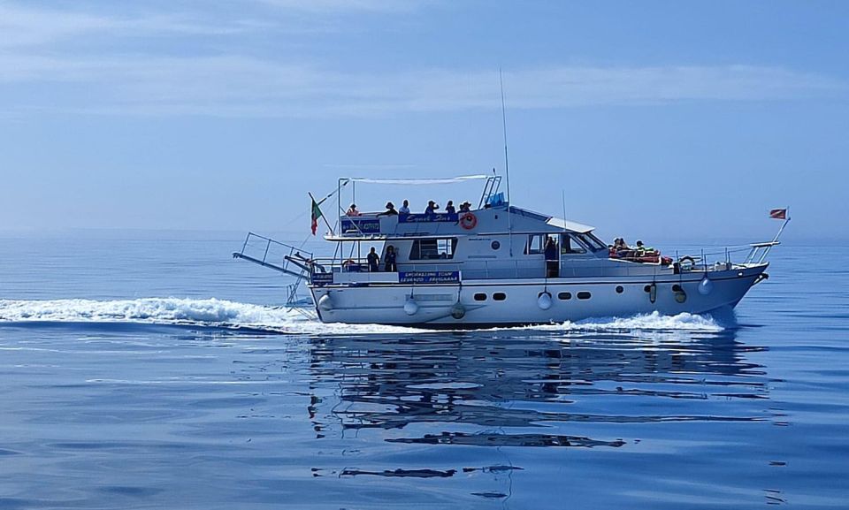 Yacht Excursion Between Levanzo and Favignana With Lunch