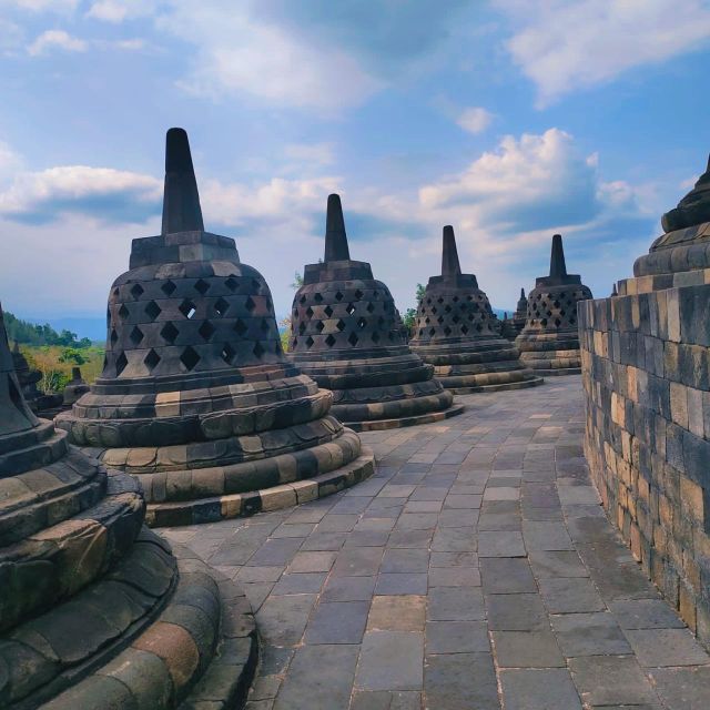 Yogyakarta: Borobudur Temple Half Day Tour - Tour Overview