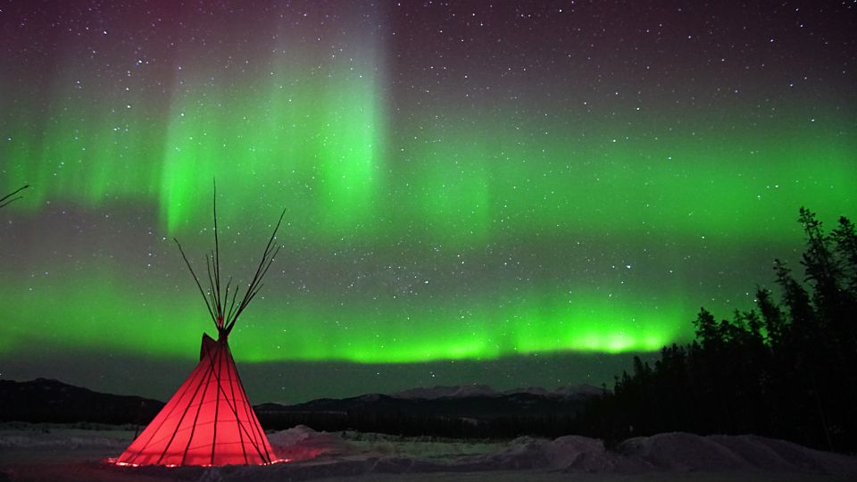 Yukon: Aurora Borealis Late Night Viewing Tour