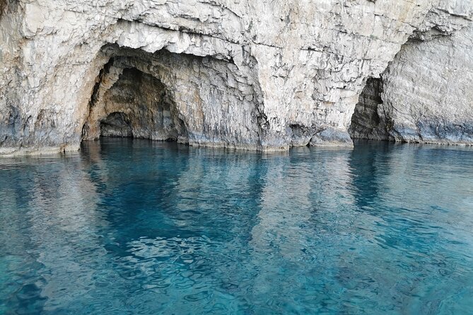 Zakynthos Half Day Tour to the Turtle Island, Cameo & Keri Caves