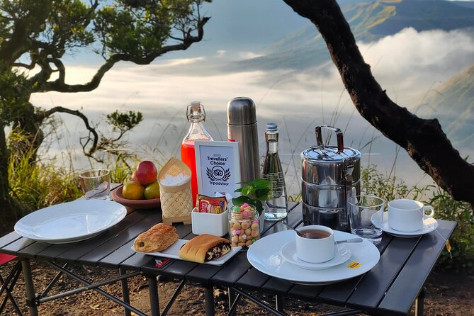 1 Day - Bromo Sunrise Romantic Breakfast // 00.30 - 13.00 - Poten Temple Exploration