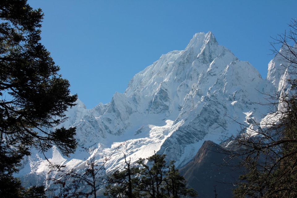 15 Days Manaslu Circuit via Larkey La Pass Trek - Itinerary Details