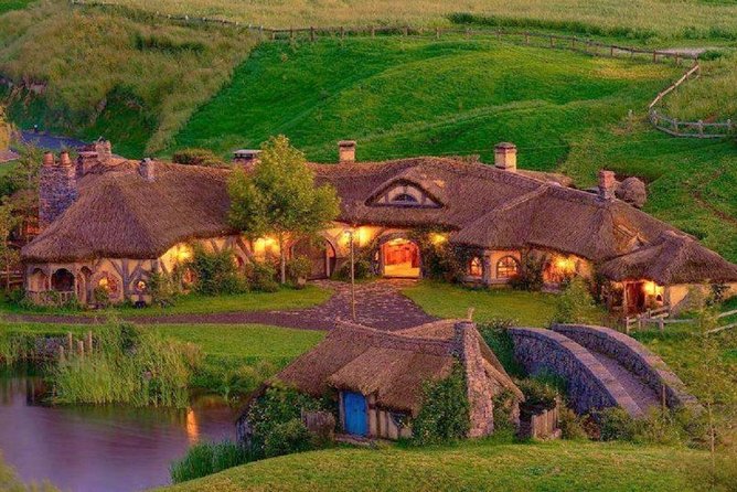 2 Day Hobbiton Movie Set, Waitomo Caves and Rotorua Private Tour From Auckland - Itinerary Overview