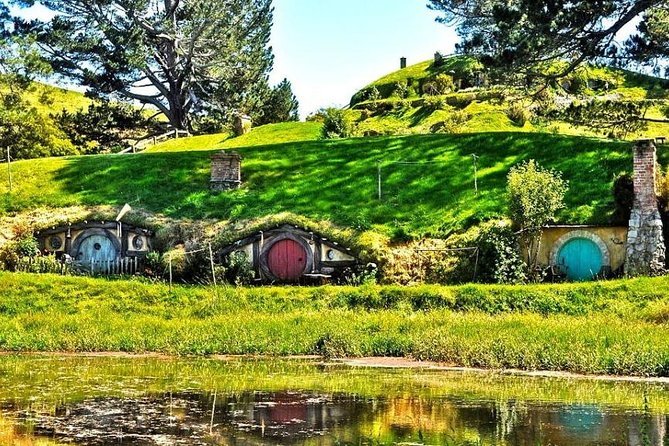 3-Day Hobbiton and Waitomo Tour From Auckland With Accommodation - Itinerary Highlights