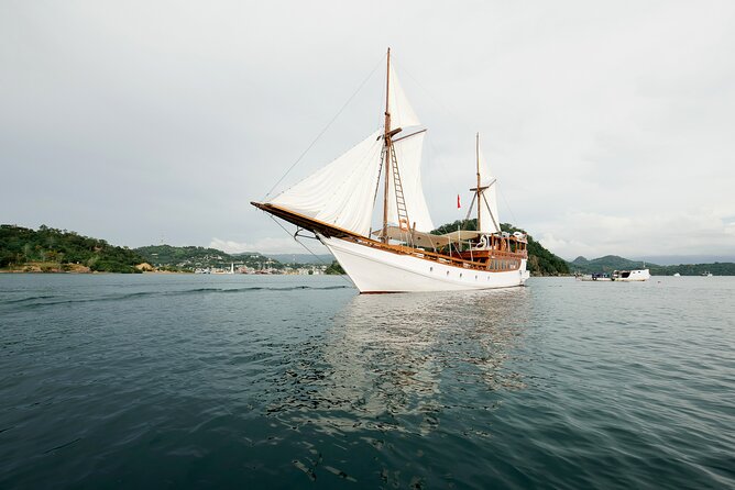 3 Days Deluxe Boat Private Cabin Sailing Trip in Komodo Island - Itinerary Overview
