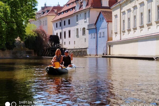 3 Hour Canoe Tour in Prague Centre - Inclusions