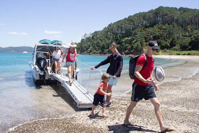 3 Hours // Hole in the Rock Cruise & Bay of Islands Tour - Exciting Activities Included