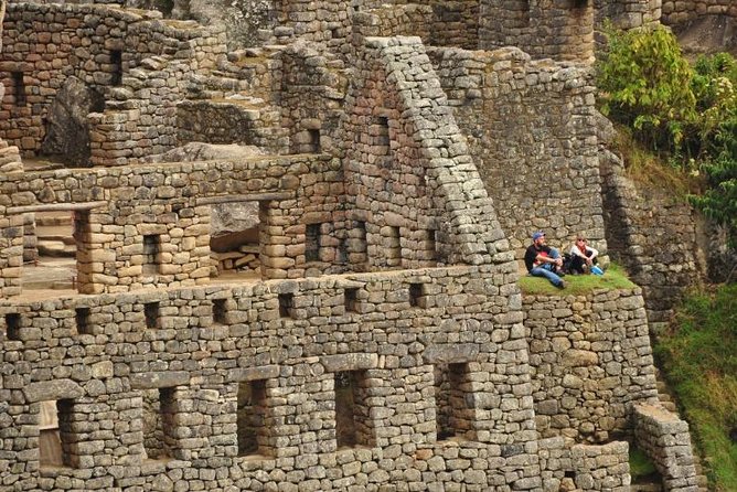 4-Day Jungle Adventure to Machu Picchu: Biking, Ziplining, Rafting and Hiking - Included Amenities